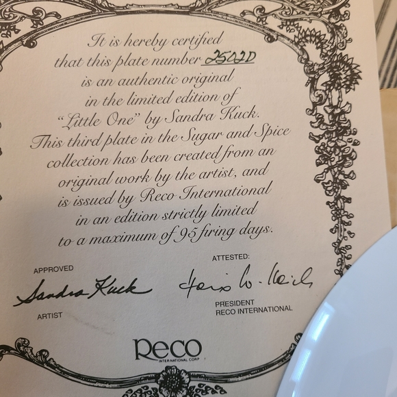 RECO Decorative Porcelain Plate - Picture 3 of 3